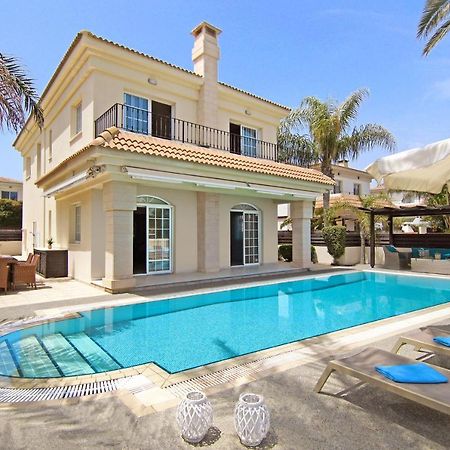 Villa Oceania - Beachfront Паралимни Екстериор снимка