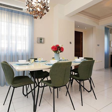 Villa Oceania - Beachfront Паралимни Екстериор снимка