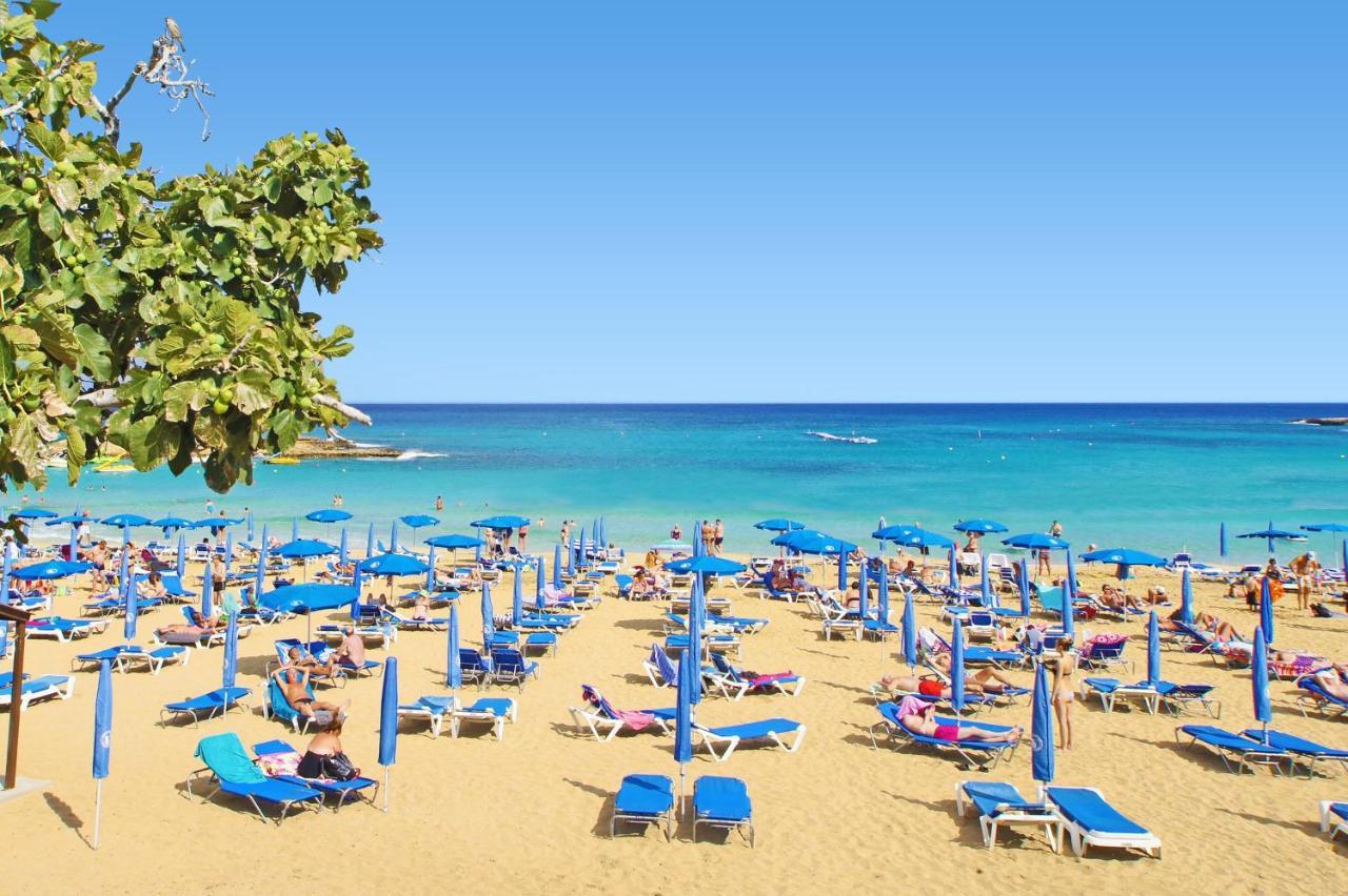 Villa Oceania - Beachfront Паралимни Екстериор снимка