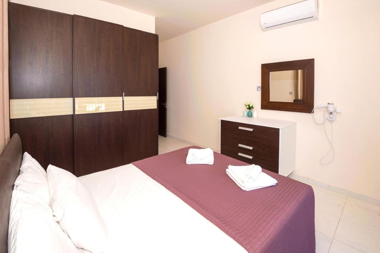 Villa Oceania - Beachfront Паралимни Екстериор снимка